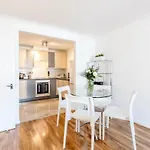 Roomspace Serviced Apartments- Regents Court